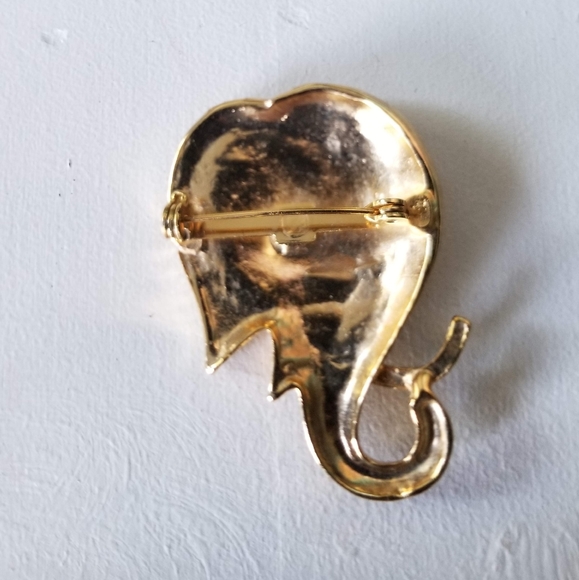 ๐ JEWELLERY 2/$25๐ Vintage brooch - tusked elephant head - Picture 2 of 2